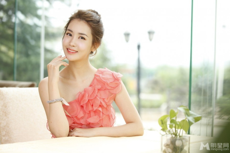 李多海初夏甜美时尚百变造型秀