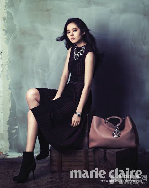 韩国女星韩佳人冷艳女王范十足