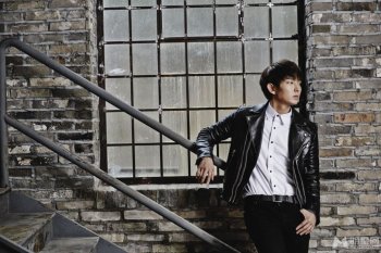 韩星李准基秋冬时尚熟男魅力写真