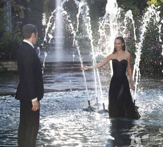 娜塔丽·波特曼美艳性感湿身照