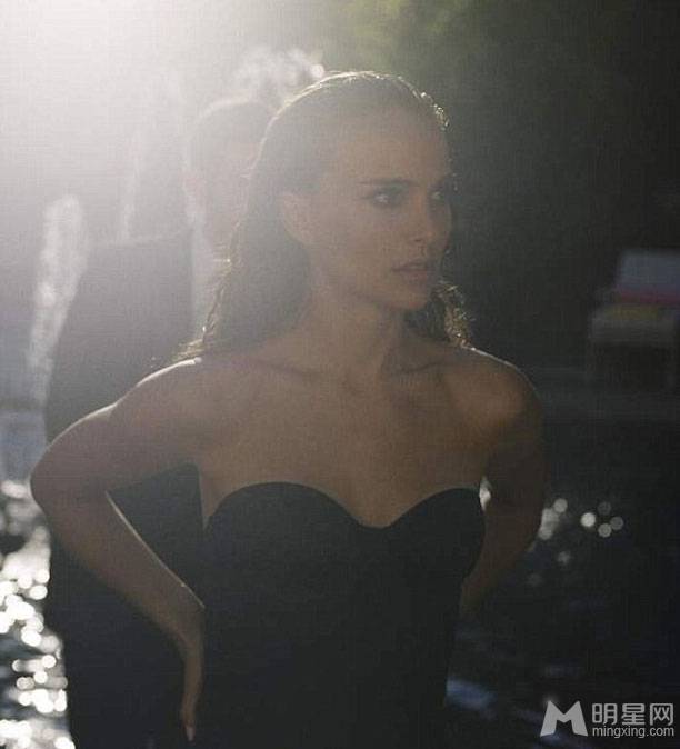 娜塔丽·波特曼美艳性感湿身照