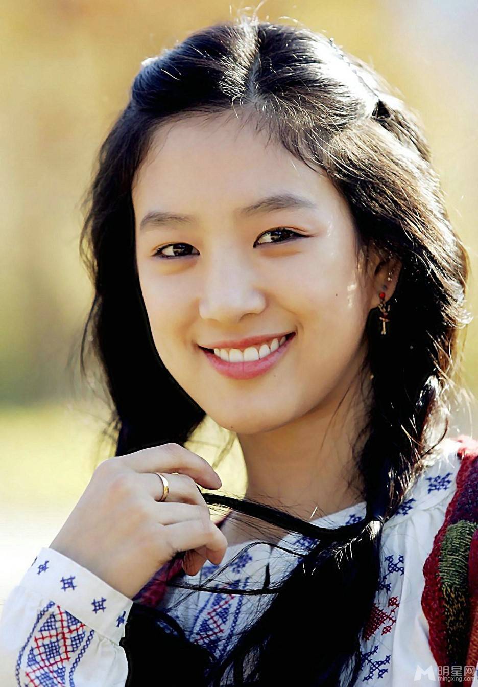 韩星郑丽媛温柔甜美写真照