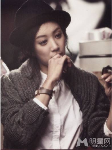 郑丽媛散发独特迷人魅力写真集