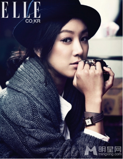 郑丽媛散发独特迷人魅力写真集