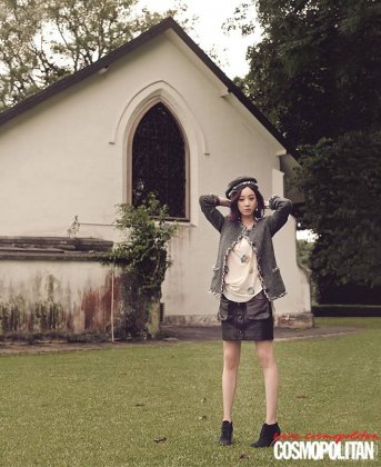 郑丽媛秋日时尚装扮诠释别样风情