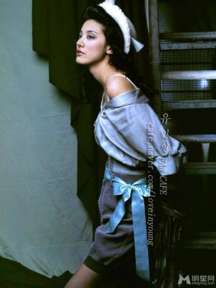 韩星刘仁英百变时尚魅力画报