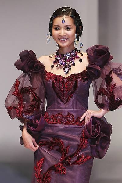 韩星张瑞希霸气十足走秀图集