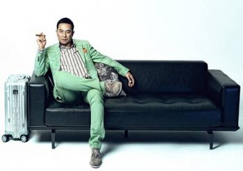 中国影视男演员张嘉译散发成熟稳重魅力