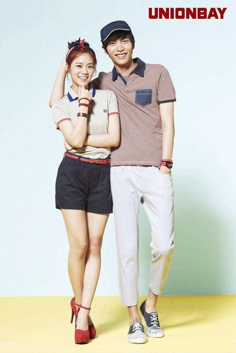 李民基与KARA携手拍摄初夏服饰展青春活泼