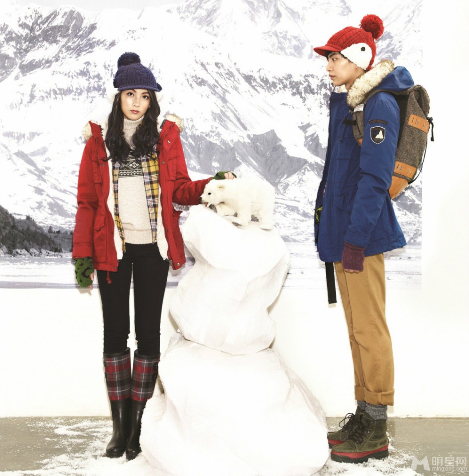 李民基与KARA拍摄时尚温暖冬装宣传照