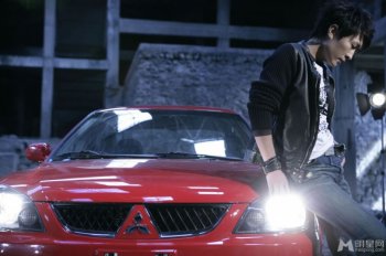 男歌手樊凡诠释酷帅魅力写真照