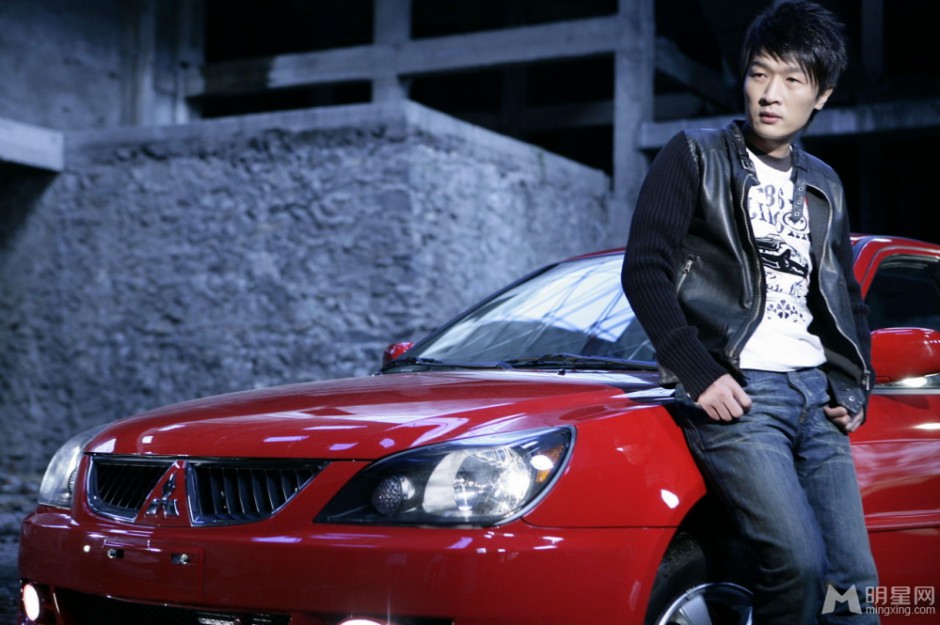 男歌手樊凡诠释酷帅魅力写真照