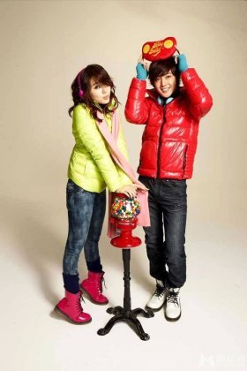 韩国男明星金贤重代言时尚服装宣传照