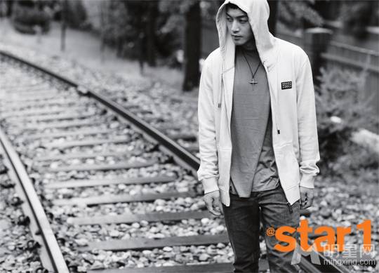 新一代男神金贤重型男魅力画报