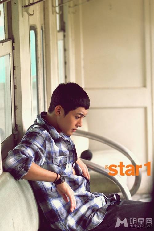 新一代男神金贤重型男魅力画报