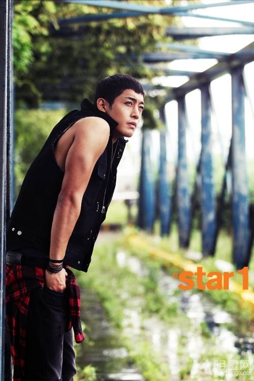 新一代男神金贤重型男魅力画报
