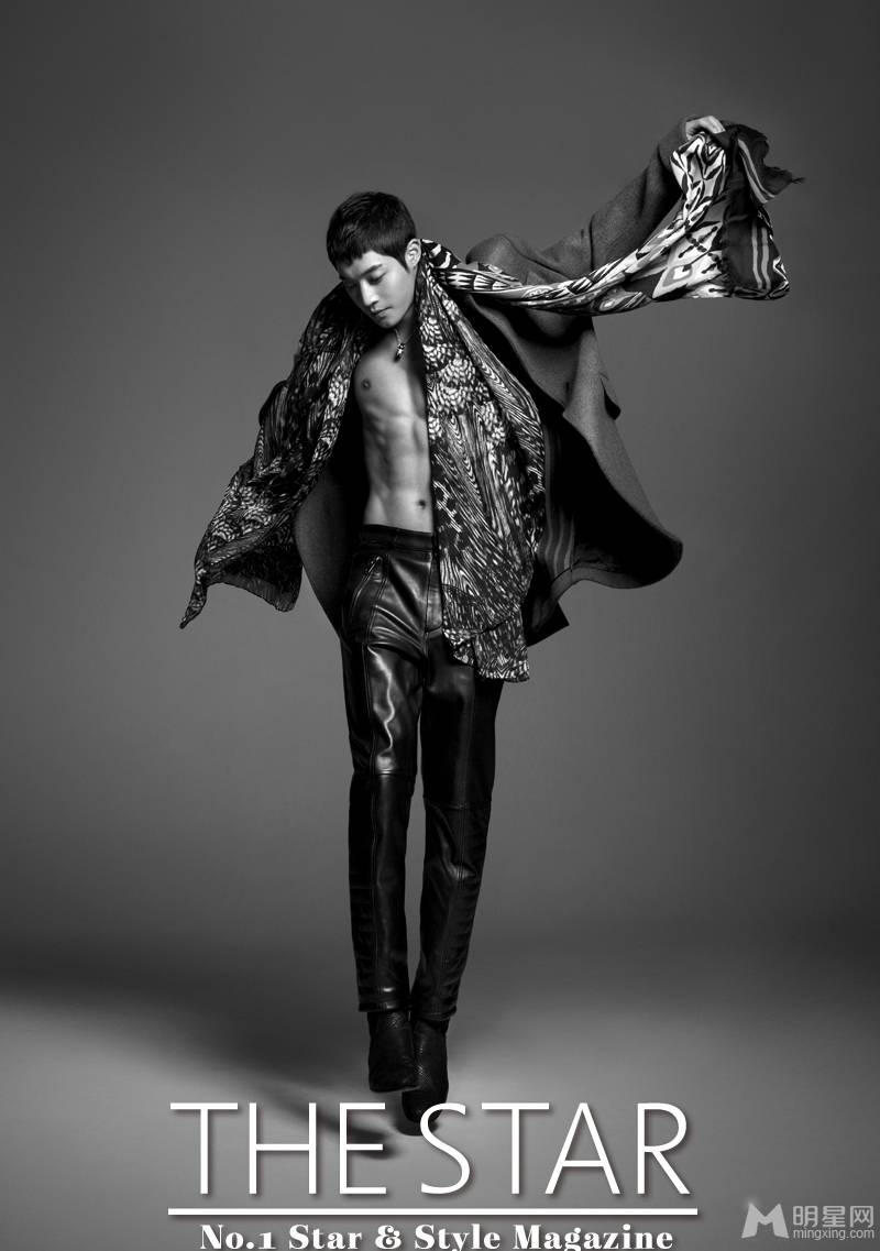 金贤重时尚冷酷性感黑白写真