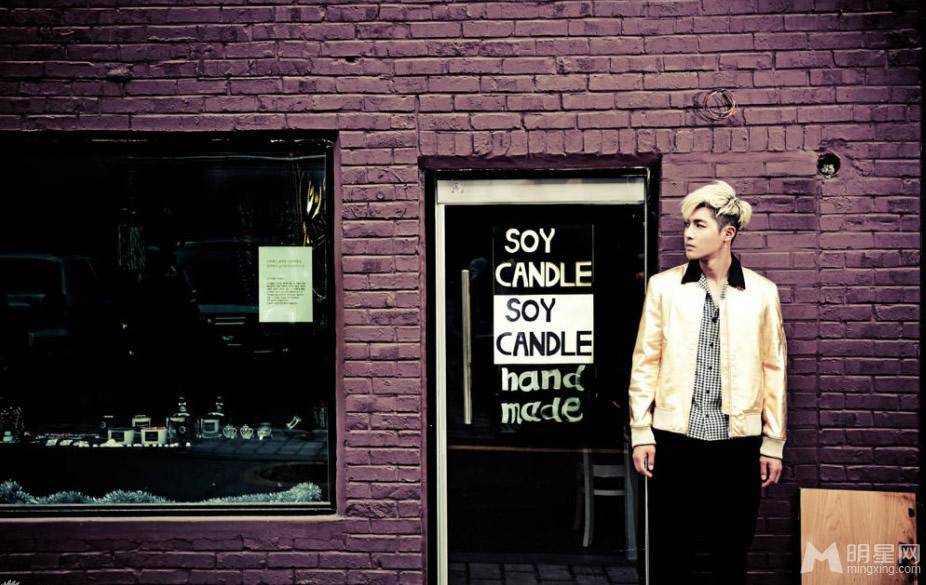 金贤重尽展时尚个性型男魅力