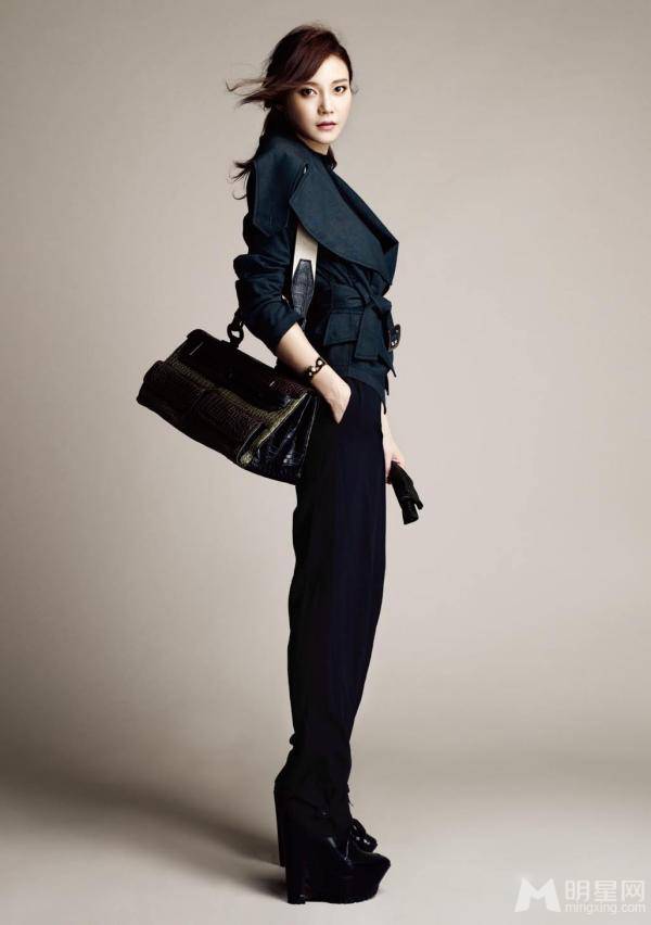 韩星车艺莲尽显优雅知性唯美写真