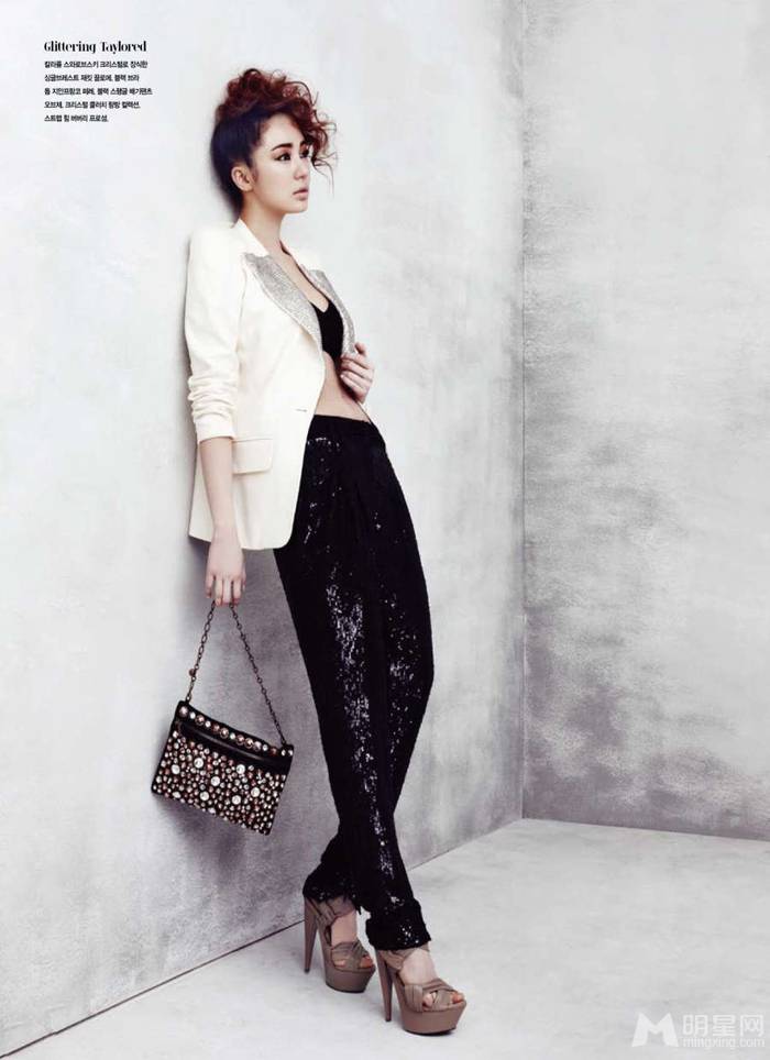 宅男女神尹恩惠散发狂野魅惑写真