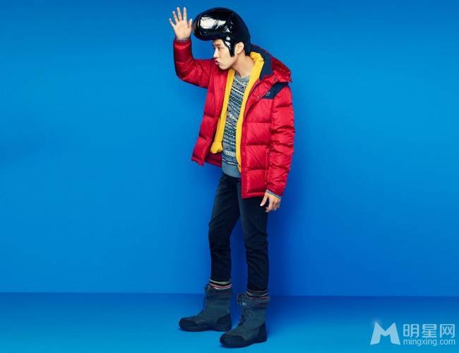 朴有天代言冬季服饰展个性搞怪