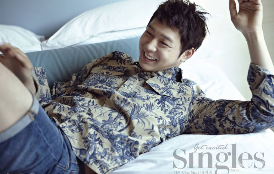 韩星朴有天演绎花花公子帅气照