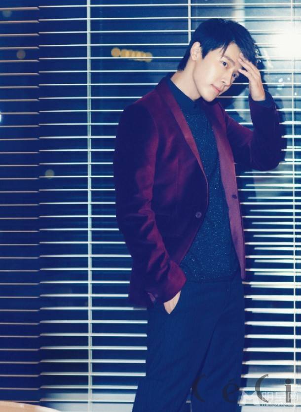 韩国男明星李东海尽展王子帅气魅力