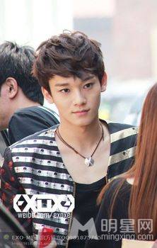 EXO成员金钟大阳光帅气写真照