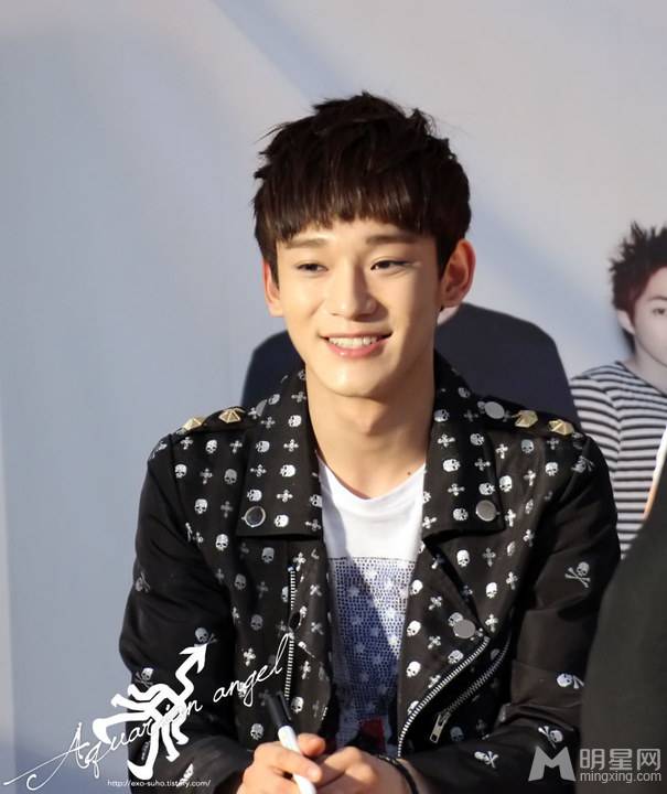 EXO成员金钟大阳光帅气写真照