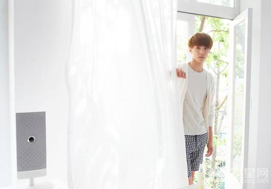 暖男吴世勋尽显英俊阳光写真