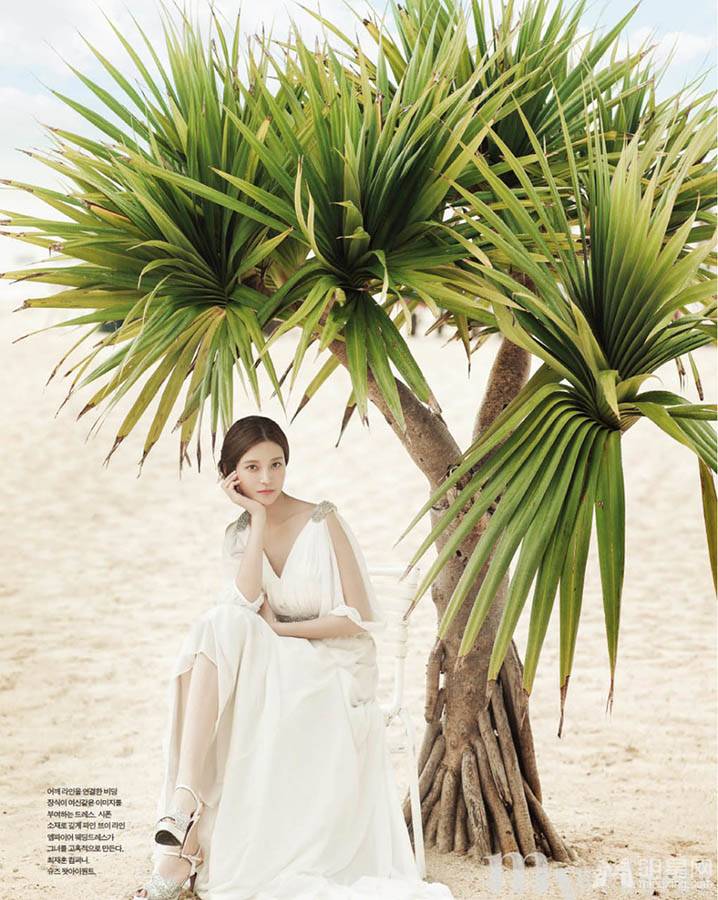 女神车艺莲回眸一笑明媚个性婚纱照