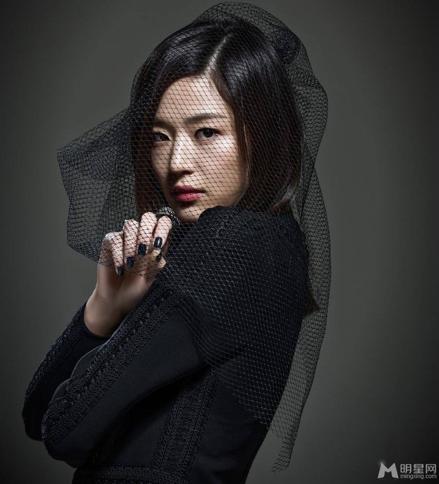 韩星全智贤散发成熟女性魅力