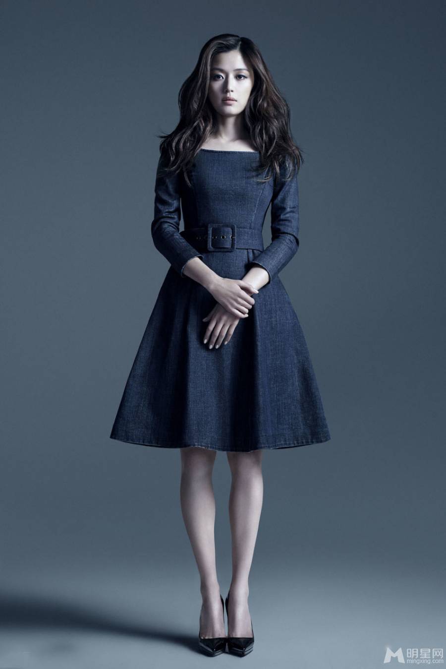 韩星全智贤变身牛仔女郎气场十足