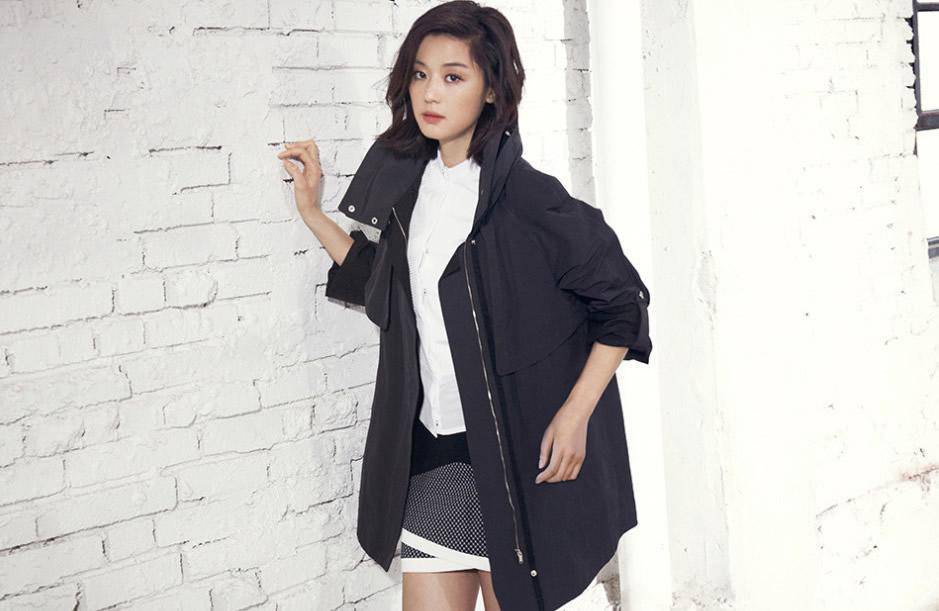 全智贤尽展成熟优雅OL女郎魅力