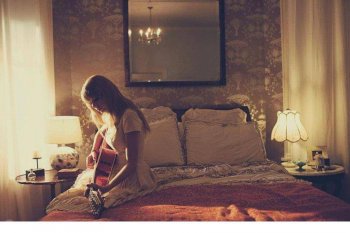 泰勒·斯威夫特演绎乡村复古魅力