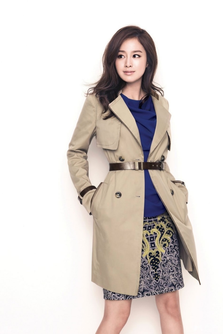 气质韩星金泰熙尽展成熟干练魅力写真