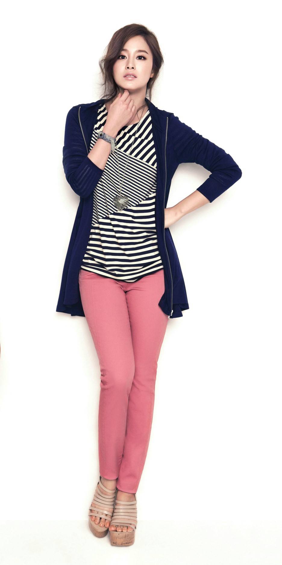 金泰熙时尚服饰装扮气质迷人