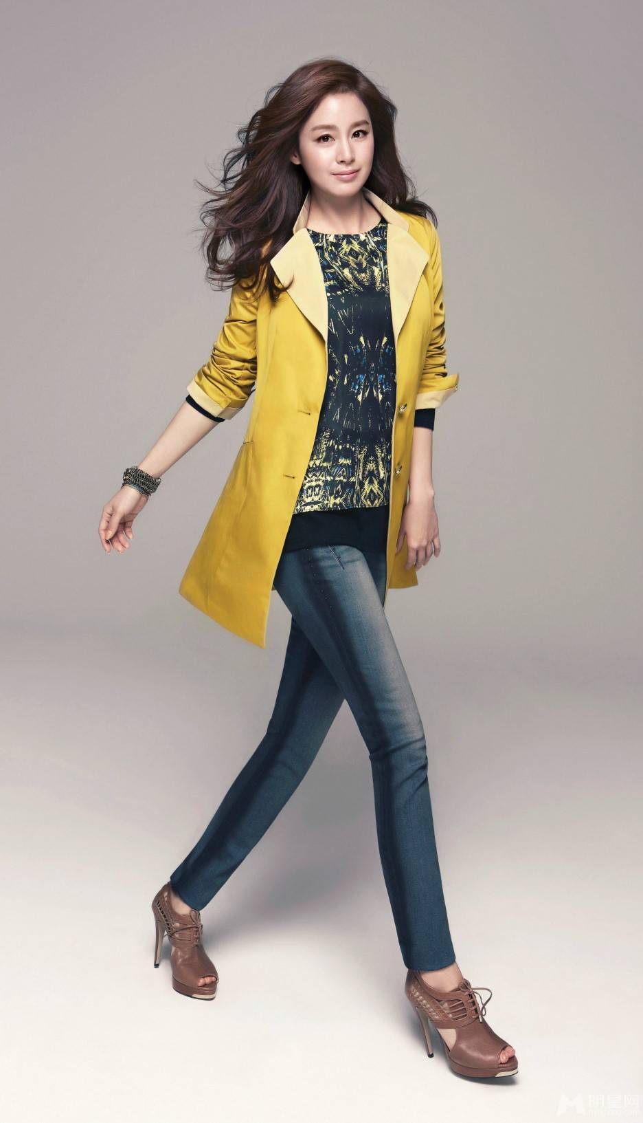 金泰熙时尚服饰装扮气质迷人