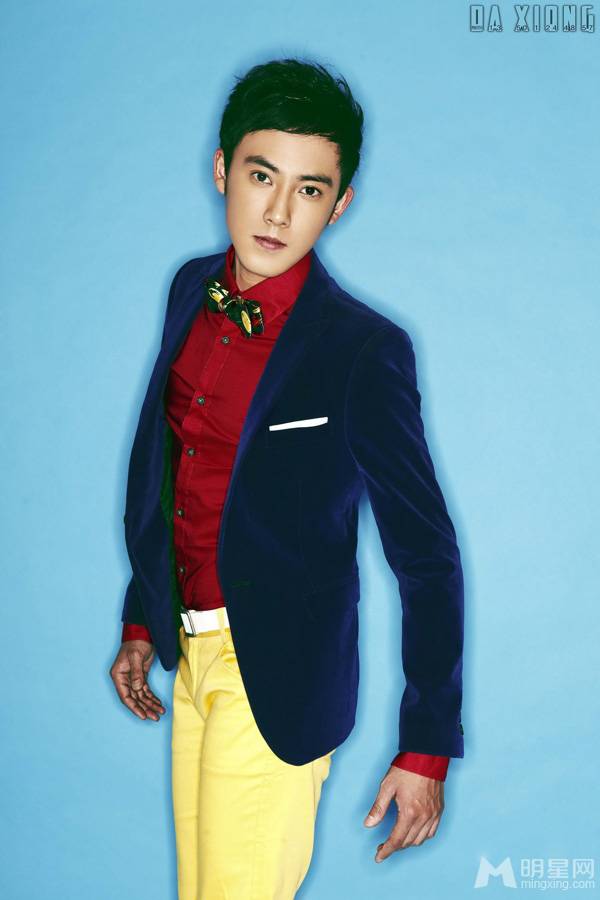 中国男演员张睿玩转视觉冲击帅气写真