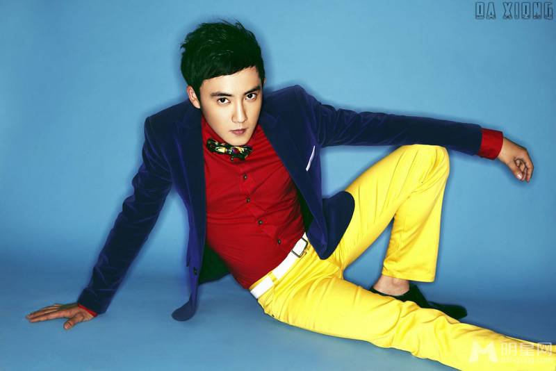 中国男演员张睿玩转视觉冲击帅气写真