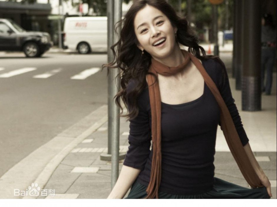 韩国美女金泰熙可爱俏皮写真照