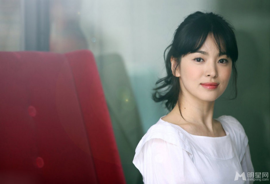 韩星宋慧乔白衣散发清淡如菊气质