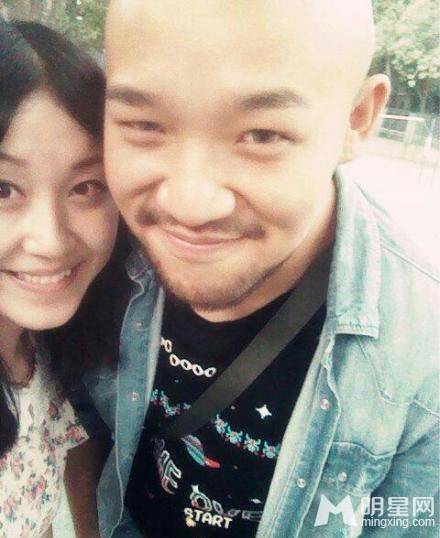 内地男歌手李代沫展现温暖笑容写真集