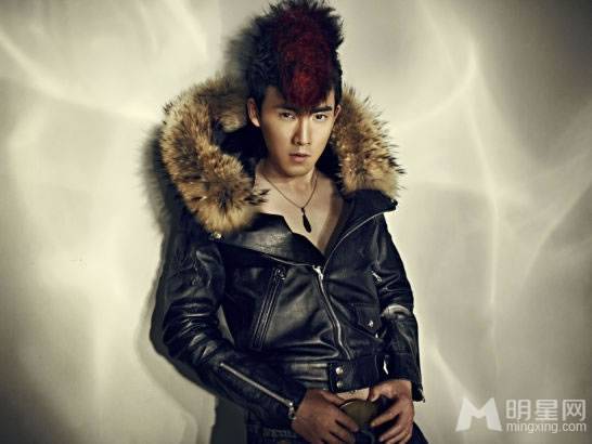 新一代男神张睿尽显硬朗帅气