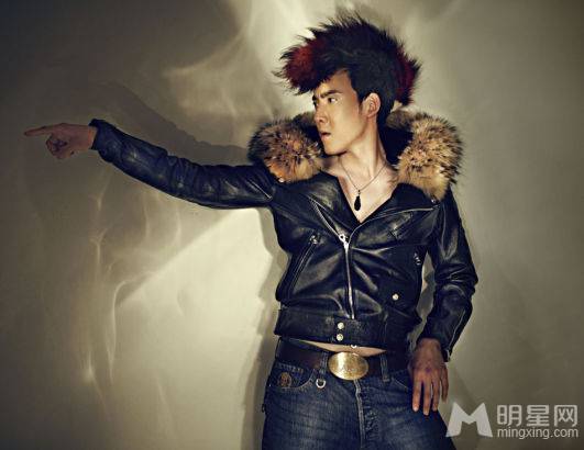 新一代男神张睿尽显硬朗帅气