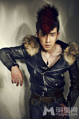 新一代男神张睿尽显硬朗帅气