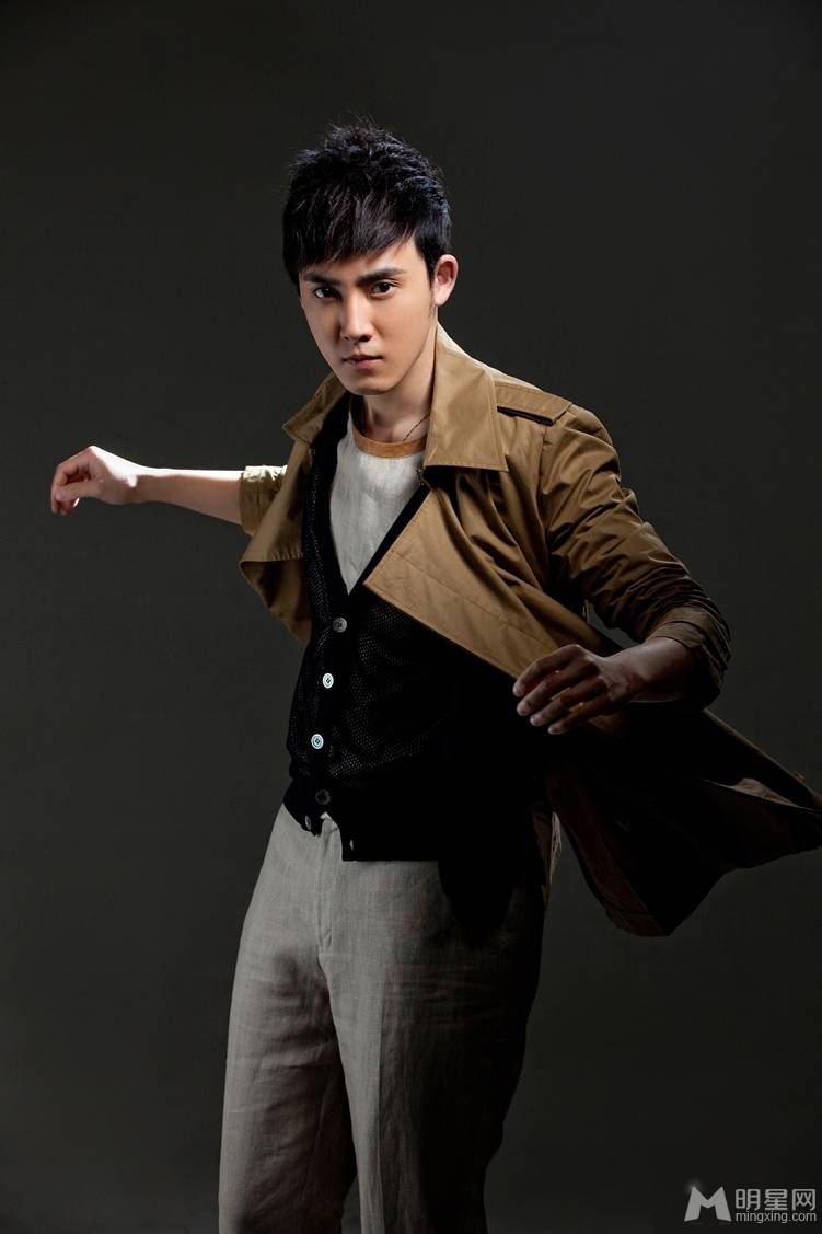 张睿化身华贵王子英俊潇洒写真集