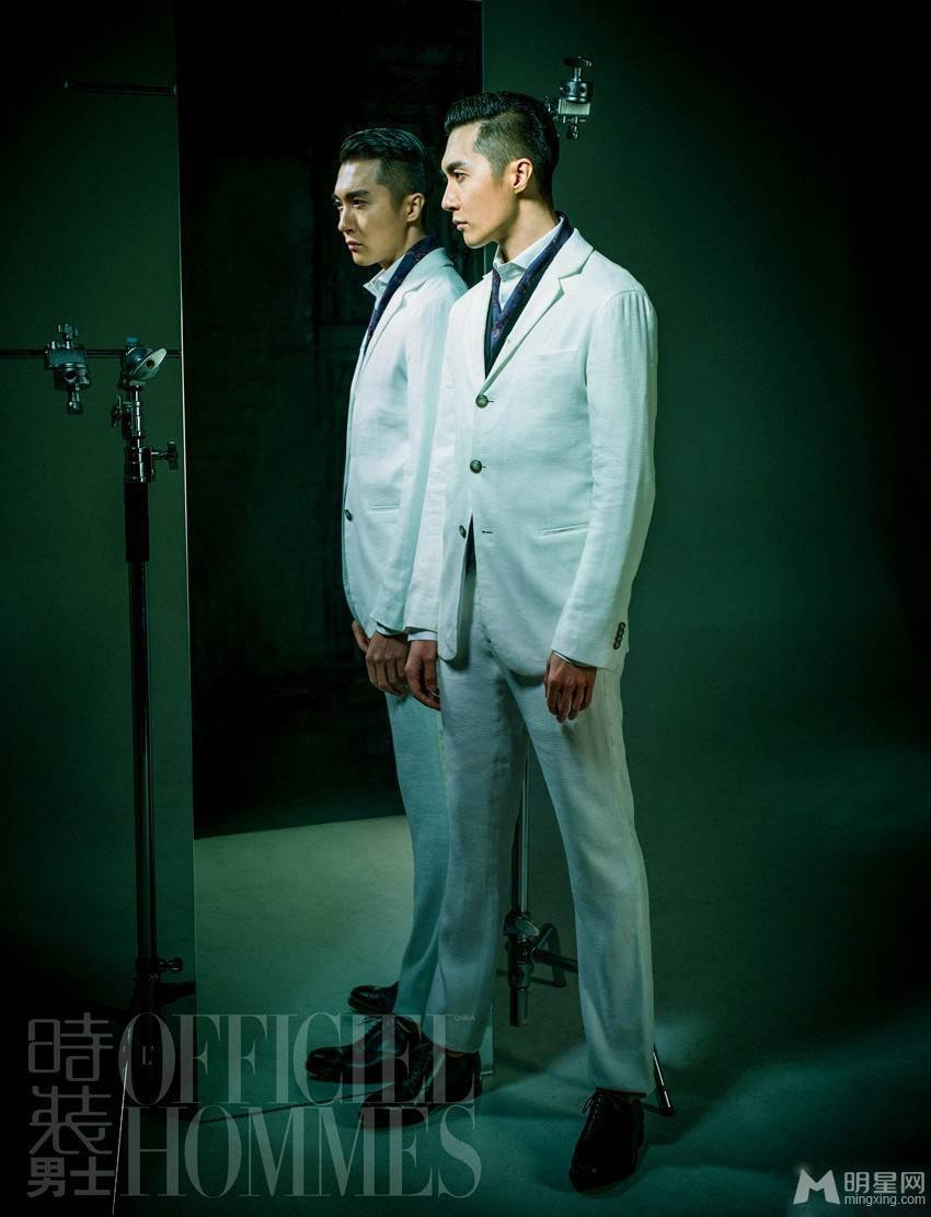 迟帅诠释成熟稳重型男魅力写真