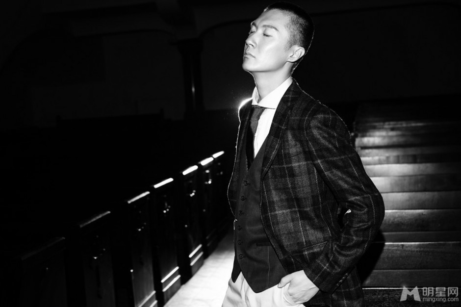 新一代男神迟帅圆寸发型展英俊潇洒魅力