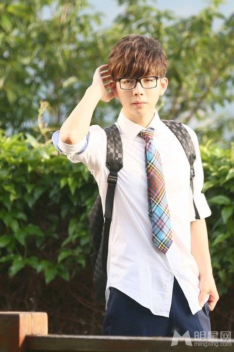 胡夏帅气来袭海量写真照曝光